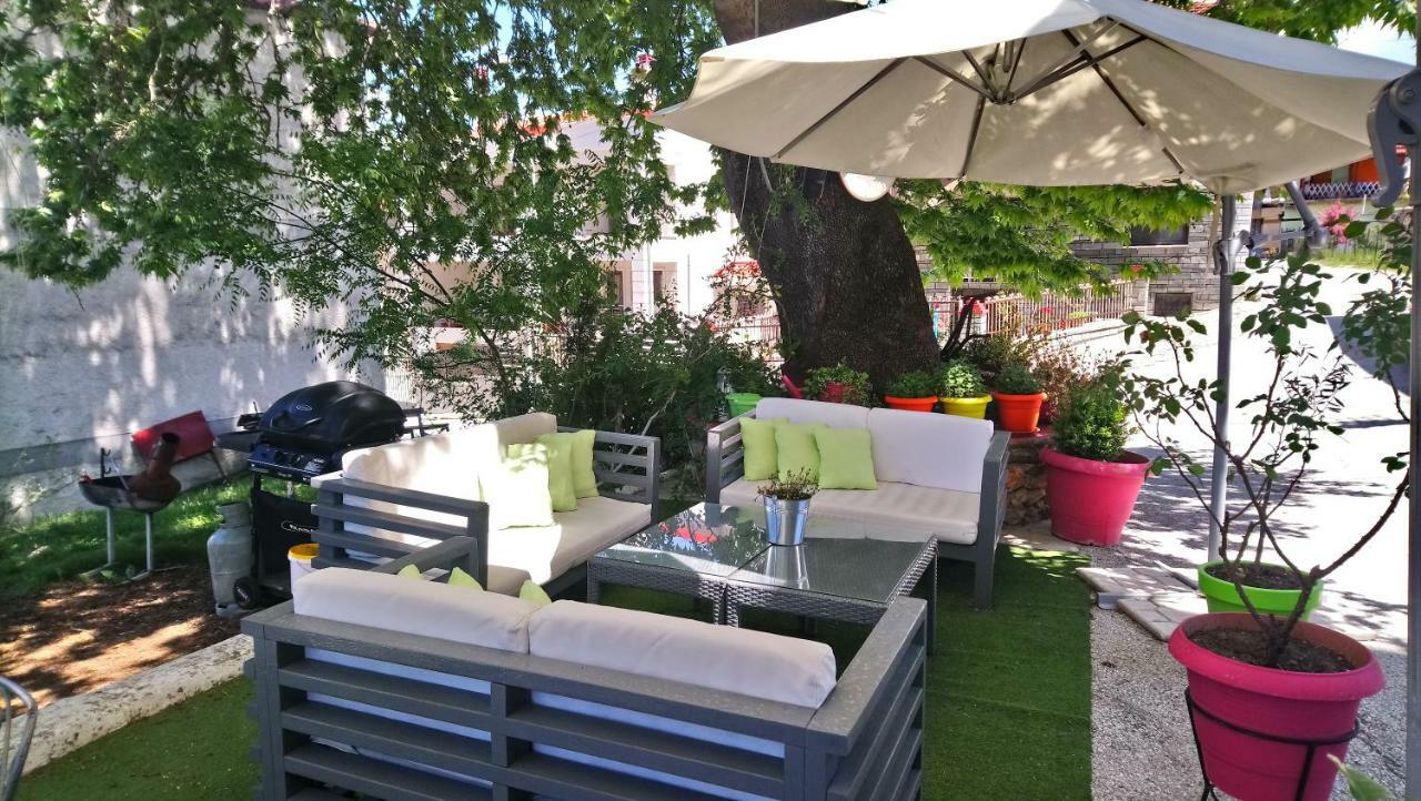 Alpina Suites Kastoria Ngoại thất bức ảnh