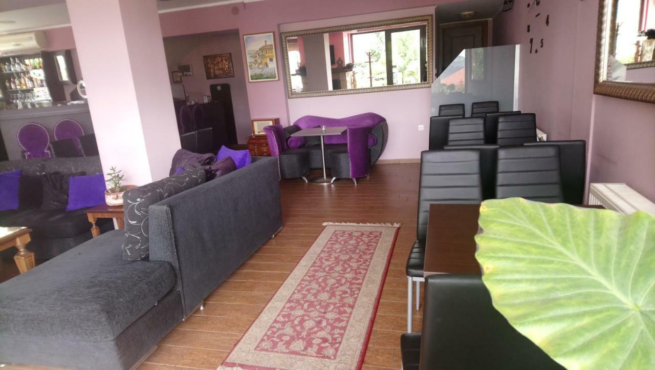 Alpina Suites Kastoria Ngoại thất bức ảnh